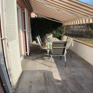 MALINSKA - Apartman u prizemlju s terasom i jacuzzijem