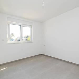 MALINSKA - Dva apartmana u novogradnji