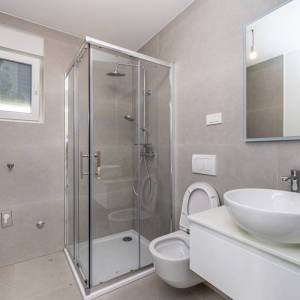 MALINSKA - Dva apartmana u novogradnji