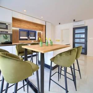 Malinska - Dvoetažni apartman s bazenom