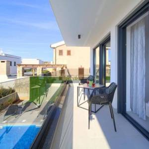 Malinska - Dvoetažni apartman s bazenom