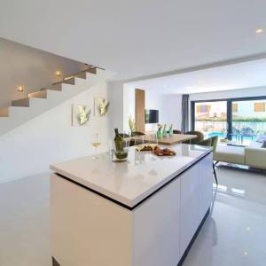 Malinska - Dvoetažni apartman s bazenom