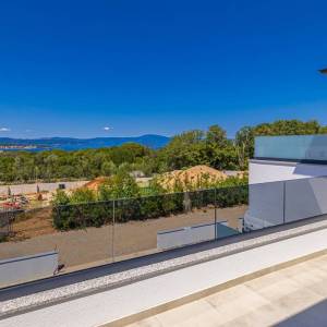 MALINSKA -  Dvojna kuća s bazenom i pogledom na more