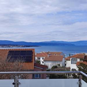 MALINSKA - Dvojna kuća s lijepom okućnicom