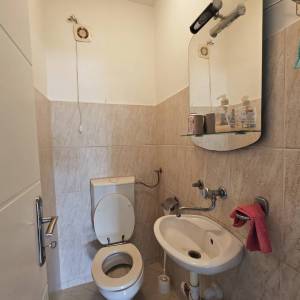 MALINSKA - Dvojna kuća s lijepom okućnicom