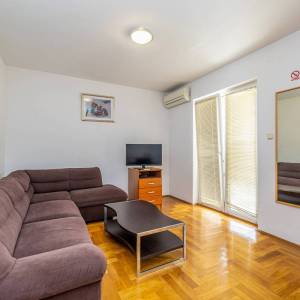 MALINSKA - Dvosobni apartman na prvom katu