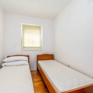 MALINSKA - Dvosobni apartman na prvom katu