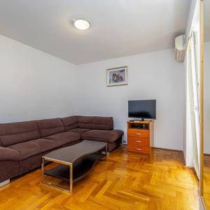 MALINSKA - Dvosobni apartman na prvom katu