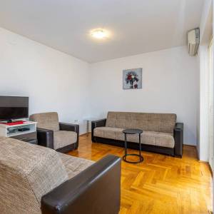 MALINSKA - Dvosobni apartman na drugom katu