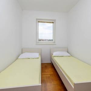 MALINSKA - Dvosobni apartman na drugom katu