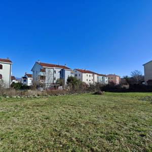 MALINSKA - Građevinsko zemljište blizu mora