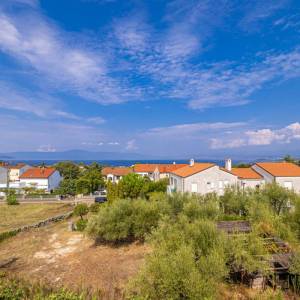 MALINSKA - Kompletno renoviran apartman s pogledom na more