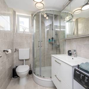 MALINSKA - Kompletno renoviran apartman s pogledom na more