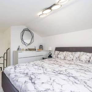 MALINSKA - Kompletno renoviran apartman s pogledom na more