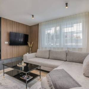 MALINSKA - Luksuzni apartman s bazenom u blizini mora