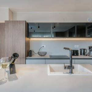 MALINSKA - Luksuzni apartman s bazenom u blizini mora