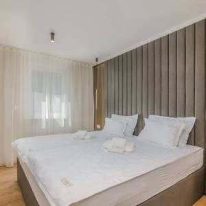 MALINSKA - Luksuzni apartman s bazenom u blizini mora