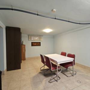 MALINSKA okolica - Samostojeća kuća s dva stana i garažom