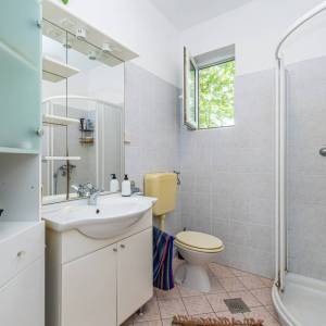 MALINSKA, okolica - Samostojeća kuća