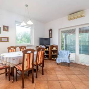 MALINSKA, okolica - Samostojeća kuća