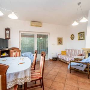 MALINSKA, okolica - Samostojeća kuća