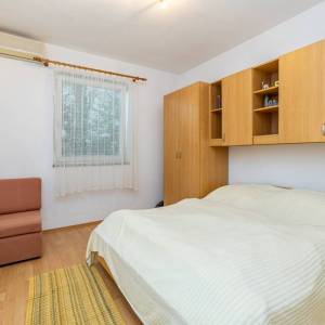 MALINSKA, okolica - Samostojeća kuća