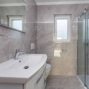 MALINSKA, OTOK KRK - Dva dvosobna apartmana s dnevnim boravkom