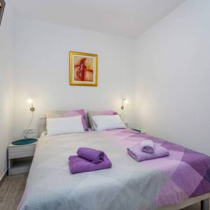 MALINSKA, OTOK KRK - Jednosobni apartman s okućnicom