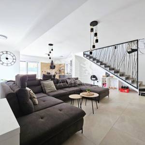 Maslenica – moderna kuća s bazenom i 4 spavaće sobe