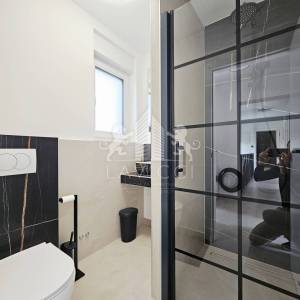 Maslenica – moderna kuća s bazenom i 4 spavaće sobe