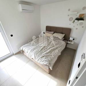 Maslenica – moderna kuća s bazenom i 4 spavaće sobe