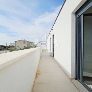 Maslenica – moderna kuća s bazenom i 4 spavaće sobe