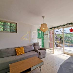 Matulji, dvojna kuća s tri stana, pogled na more