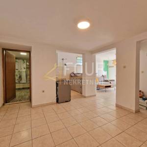 Matulji, dvojna kuća s tri stana, pogled na more