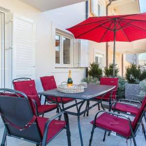 Medulin –  kuća s 2 apartmana, 100 m od plaže