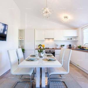 Medulin –  kuća s 2 apartmana, 100 m od plaže