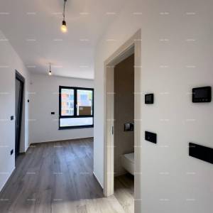 Medulin. Prodaje se dvojna vila sa bazenom i garažom