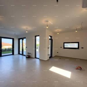 Medulin. Prodaje se dvojna vila sa bazenom i garažom