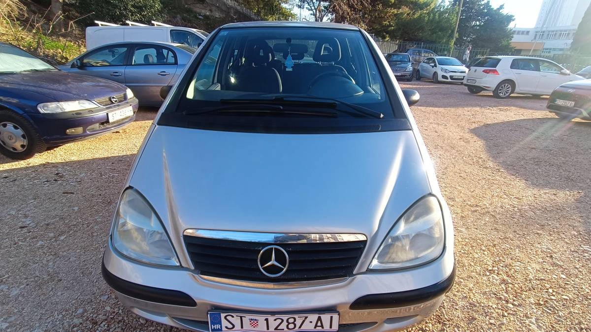 Mercedes- Benz A dizel HDI reg cijelu godinu klima vrlo mala potrošnja