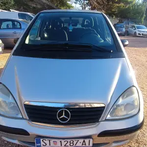 Mercedes- Benz A dizel HDI reg cijelu godinu klima vrlo mala potrošnja