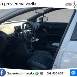 MG 4 64 kWh Luxury 204 KS, ACC+LED+KEY+GR SJED+VIRT+LANE