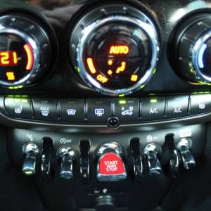 Mini Countryman Yours Trim AUTOMATIK *PANORAMA, LED, NAVIGACIJA, KAMERA*