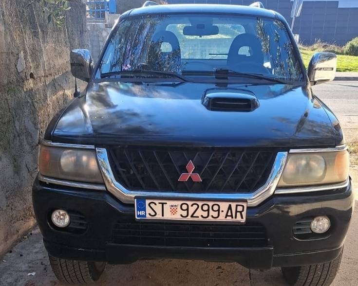 Mitshubishi Pajero Sport 2.5 TD