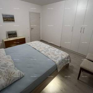 MODERAN STAN U PEROJU, 1 KM OD MORA