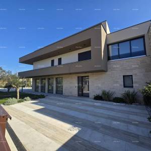 Moderna duplex villa s bazenom, saunom i jacuzzijem, Marčana!