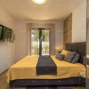 Moderna dvojna kuća sa bazenom u mirnom Svetvinčentu, idealna za odmor ili najam!