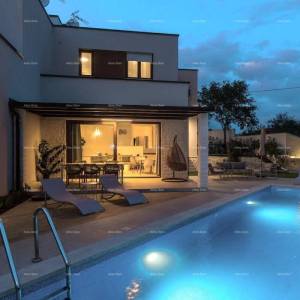 Moderna dvojna kuća sa bazenom u mirnom Svetvinčentu, idealna za odmor ili najam!