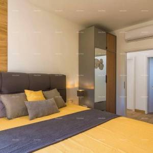 Moderna dvojna kuća sa bazenom u mirnom Svetvinčentu, idealna za odmor ili najam!