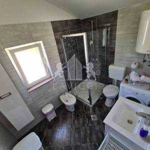 Moderna katnica - 40m od mora - PRIVLAKA