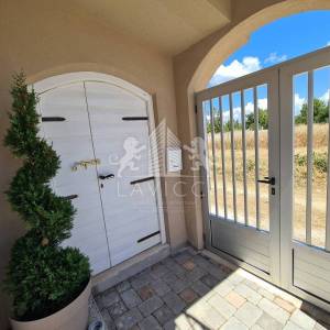 Moderna katnica - 40m od mora - PRIVLAKA